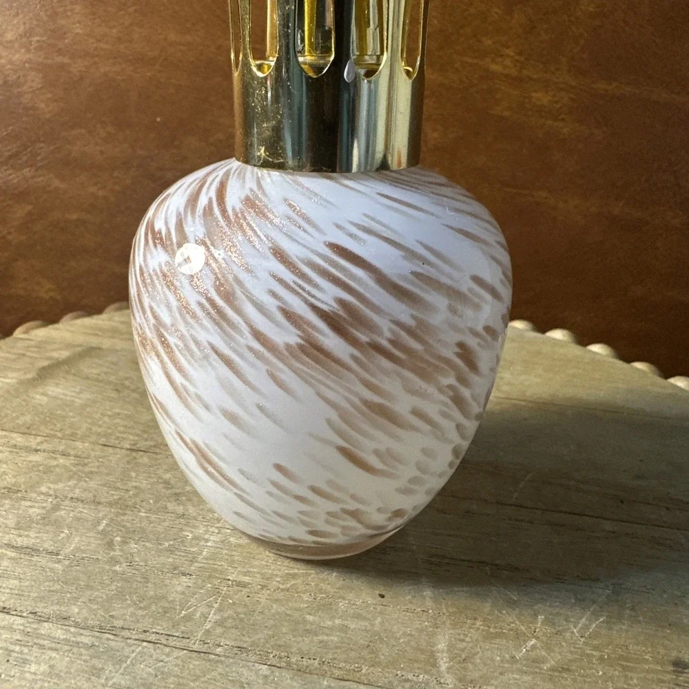 CATALYTIC OIL LAMP GLASS WHITE WITH GOLD Swirly SPECKS simply Beautiful 5.5